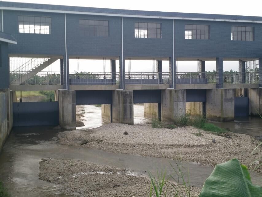 湖北鋼製閘門現場